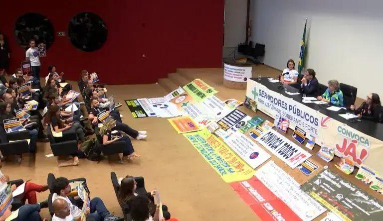 Aprovados no CNU pedem nomeações e uso de cadastro de reservas