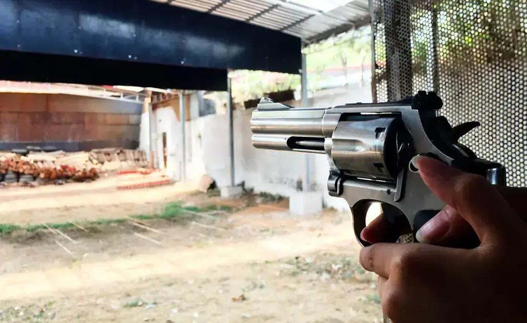 Concursos Públicos e O Direito ao Porte de Arma: O Que Você Precisa Saber