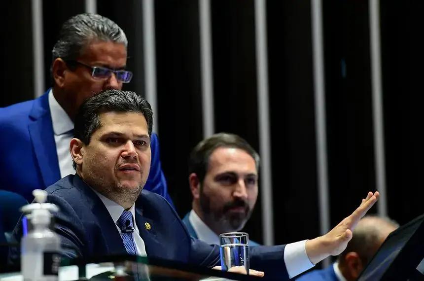 Davi Alcolumbre celebra aprovação histórica de 24 indicações de autoridades