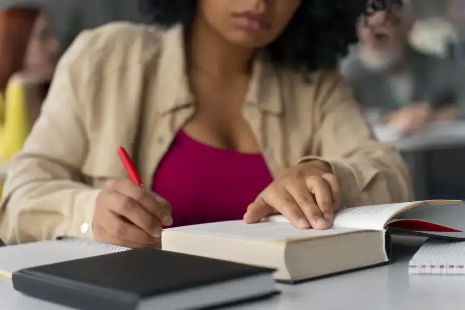 Etec Jandira abre seleção para professores de Física; saiba como se inscrever