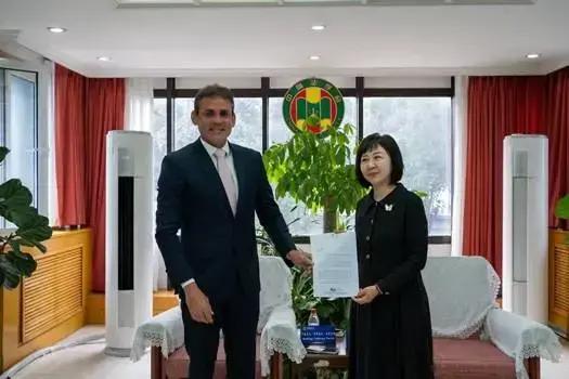 OAB formaliza convite à China para o 10º Fórum Legal do BRICS